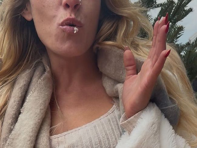 Heißer Weihnachtsmarktbesuch , aber natürlich nicht ohne Würstchen;)