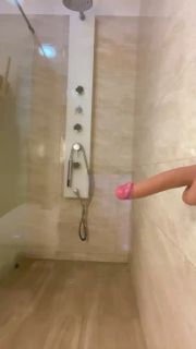 Ein toller Blowjob unter der Dusche 🥵