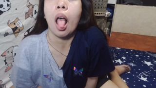 sich nackt ausziehen