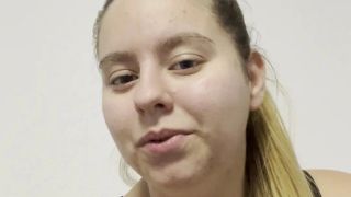 Heyy Ich bin die Mia <3