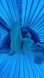 Voyeur im Solarium
