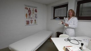 Doktorspiele in der KittelPraxis mit sexy Kittelmassage