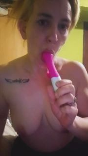Spiel mit meinem Dildo q rico mmmm